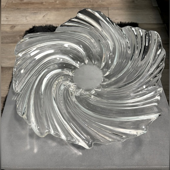 Vintage glass swirl Design statement bowl - Picture 1 of 3